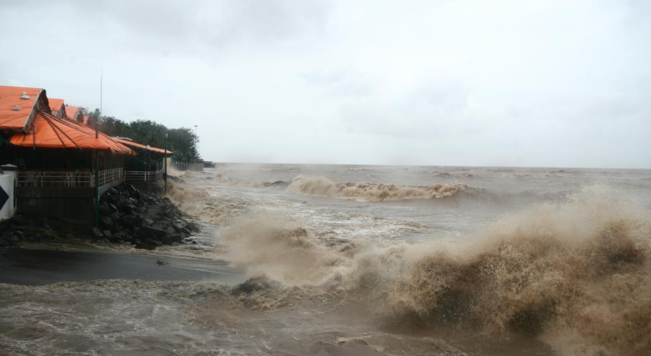 Hotel Miramar ดามัน ภายนอก รูปภาพ