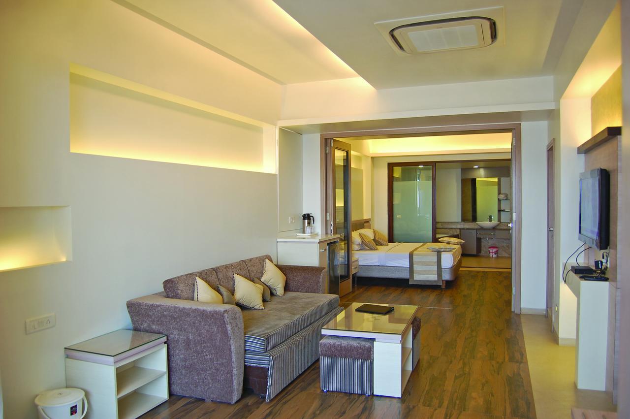 Hotel Miramar ดามัน ภายนอก รูปภาพ