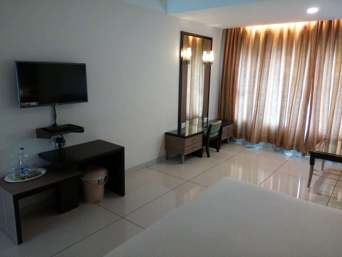 Hotel Miramar ดามัน ภายนอก รูปภาพ